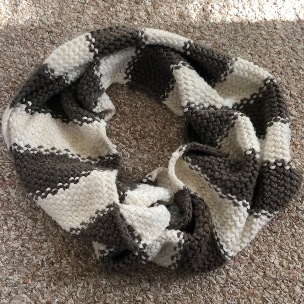 GAP infinity scarf